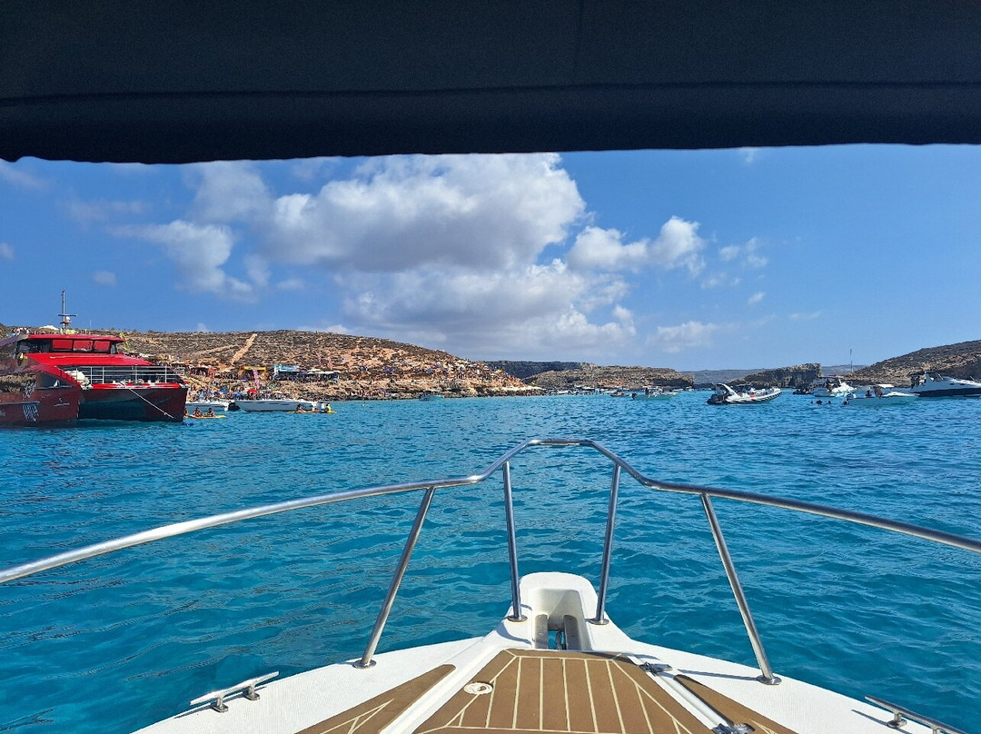 Ozzi One Cruise-姆贾尔必去景点