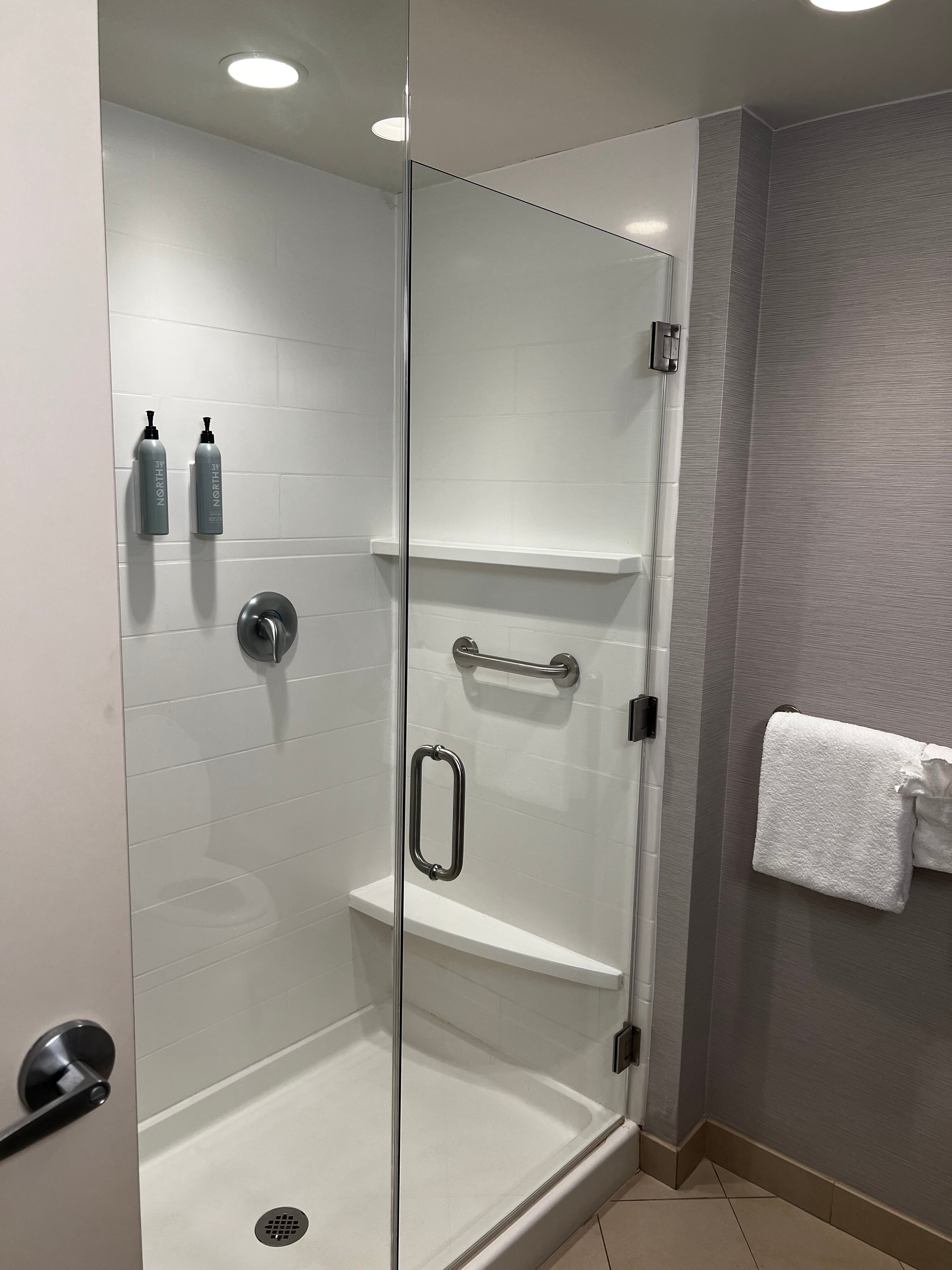 Courtyard by Marriott Evansville East-浴室