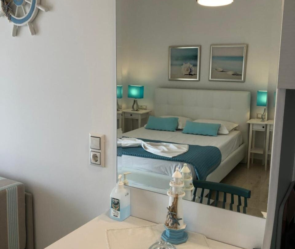 Spyridonou House主图