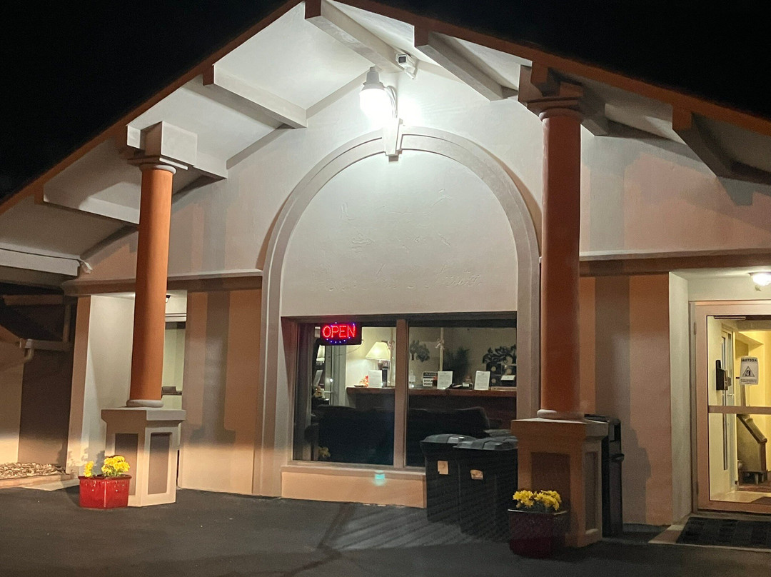 Pacer Inn And Suites主图