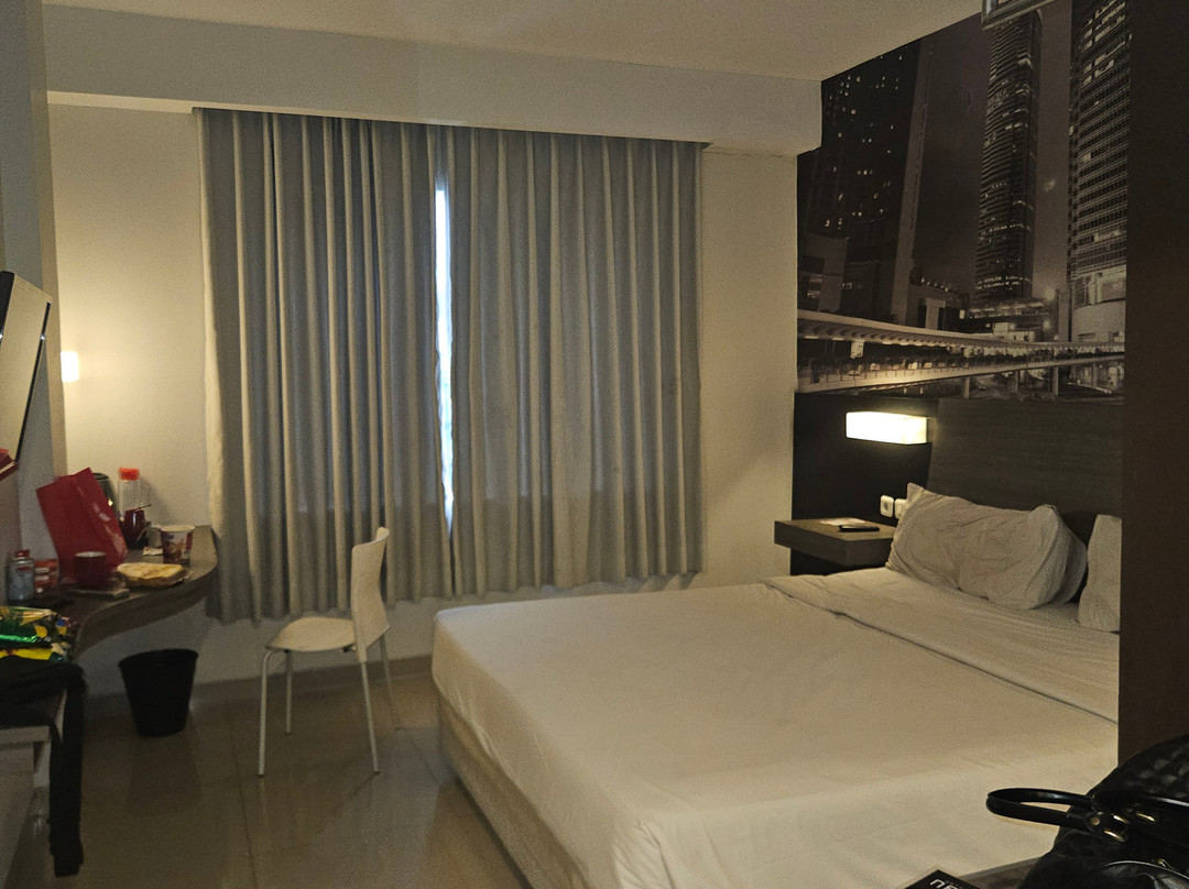 Hotel Neo Candi Simpang Lima - Semarang主图