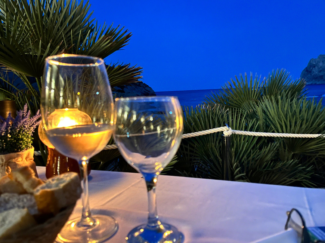 Platja de Cala Barques-Cala Sant Vicenc必去景点