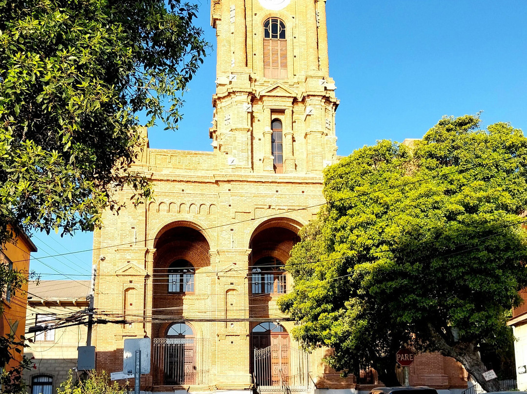 Iglesia San Francisco del Cerro Barón-瓦尔帕莱索必去景点