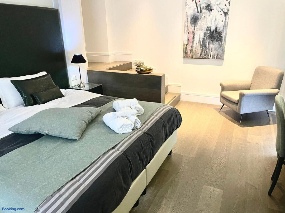 Athena Luxury Rooms主图