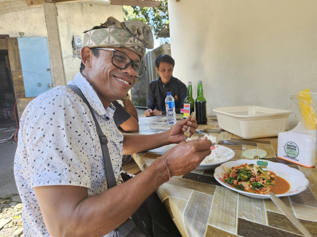 Nyoman Kardiana et Eka-乌布必去景点