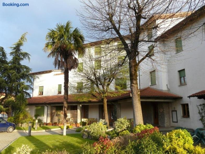 La Fratta酒店住宿-Hotel La Piccola Stazione
