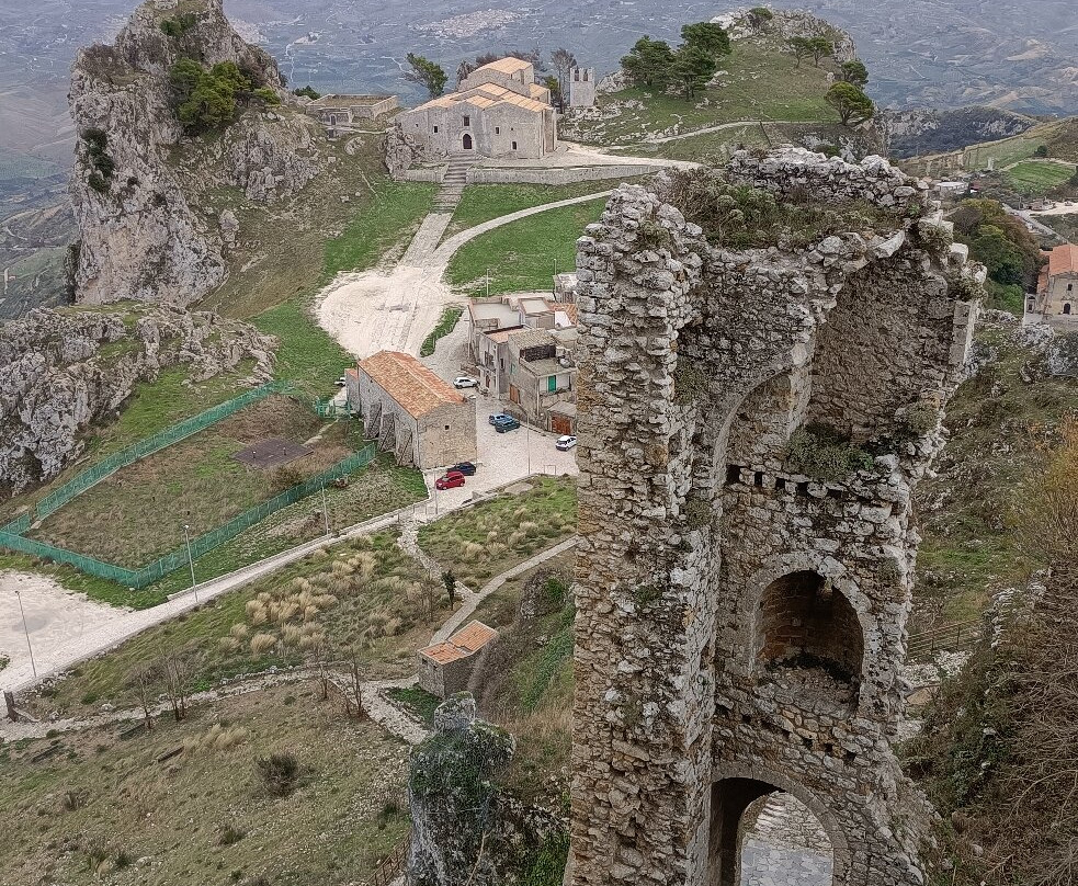 Castello del Conte Luna (o della Regina Sibilla)景点图片