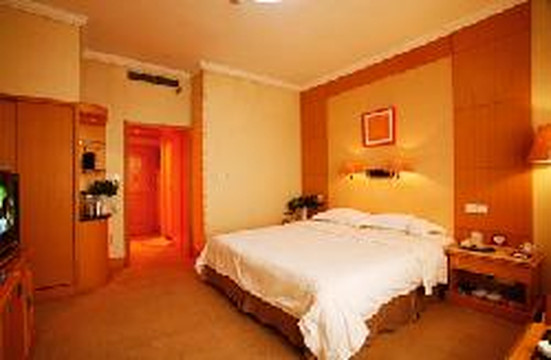 青岛海都大酒店（黄岛金沙滩井冈山路地铁站店）主图