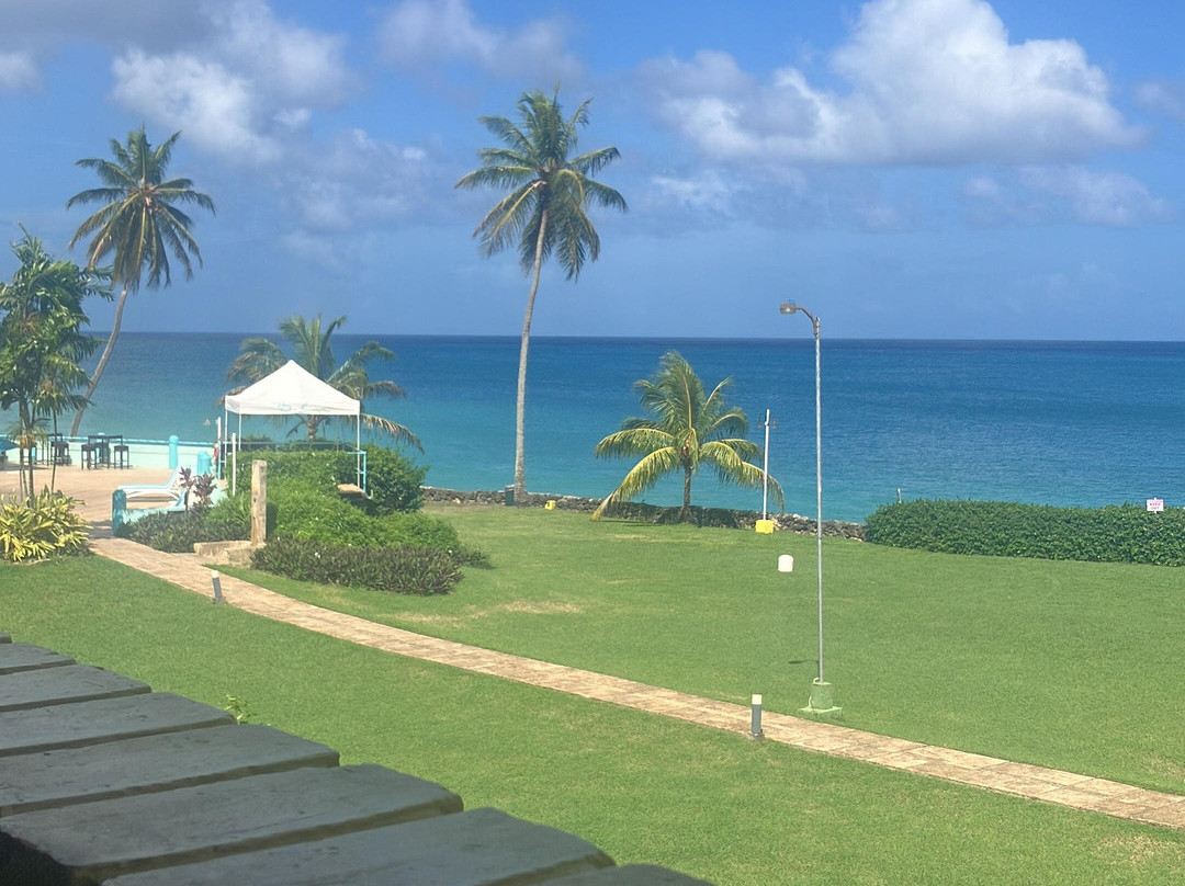 Crown Point Beach Hotel Limited主图