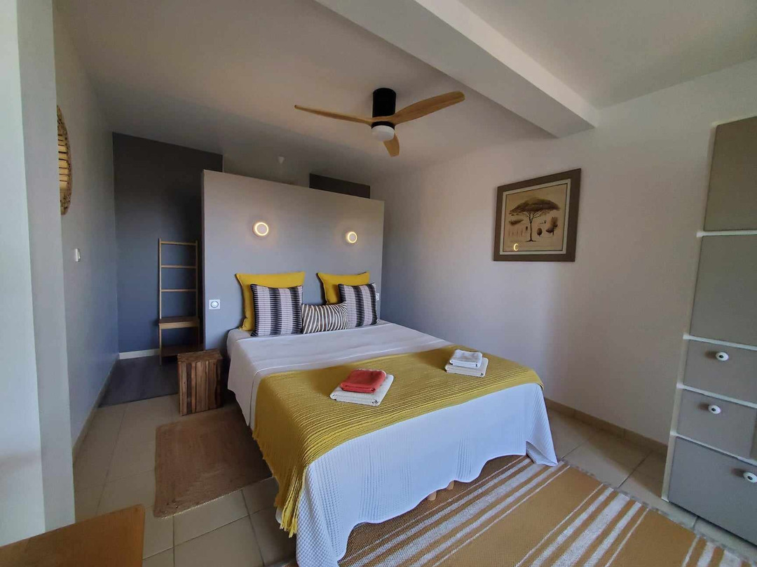 La Fontaine Au Loup主图