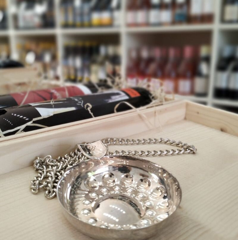 Enoteca Tibi-卡斯泰尔诺沃德尔加尔达必去景点