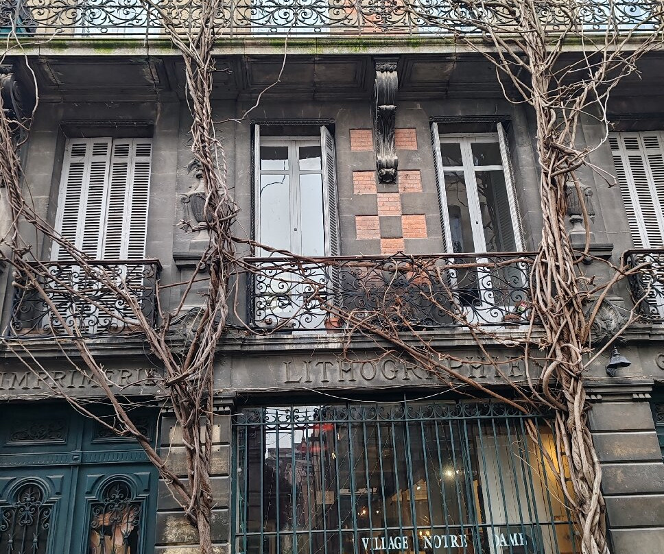 Antique Dealers of Village Notre Dame-波尔多必去景点