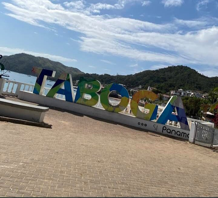 Playa de la Isla Taboga景点图片