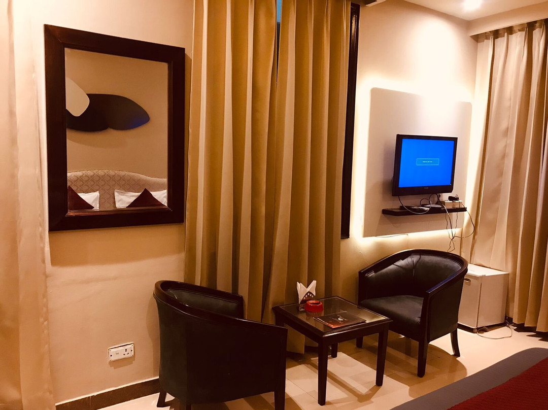 Capital O 6977 Hotel Clarks主图