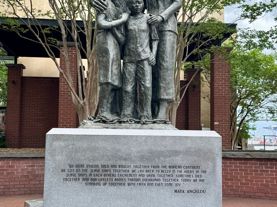 Riverfront Plaza-萨凡纳必去景点