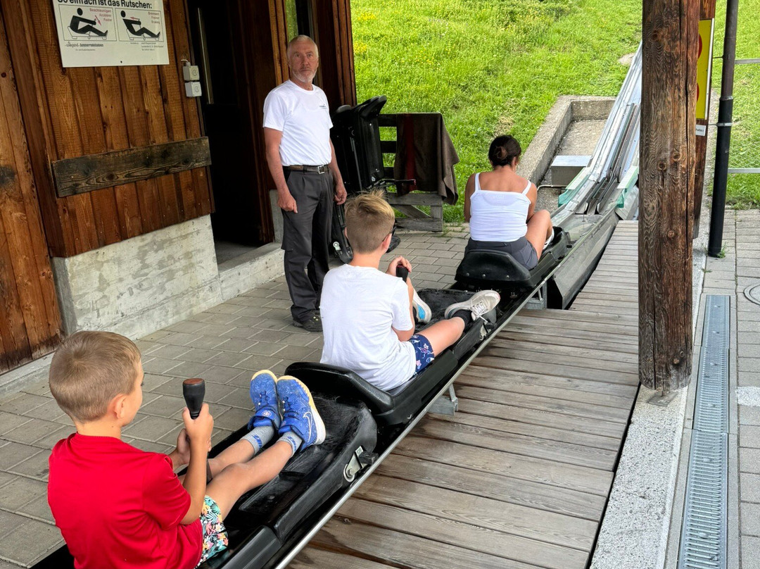 Rodelbahn Oeschinensee-坎德斯泰格必去景点
