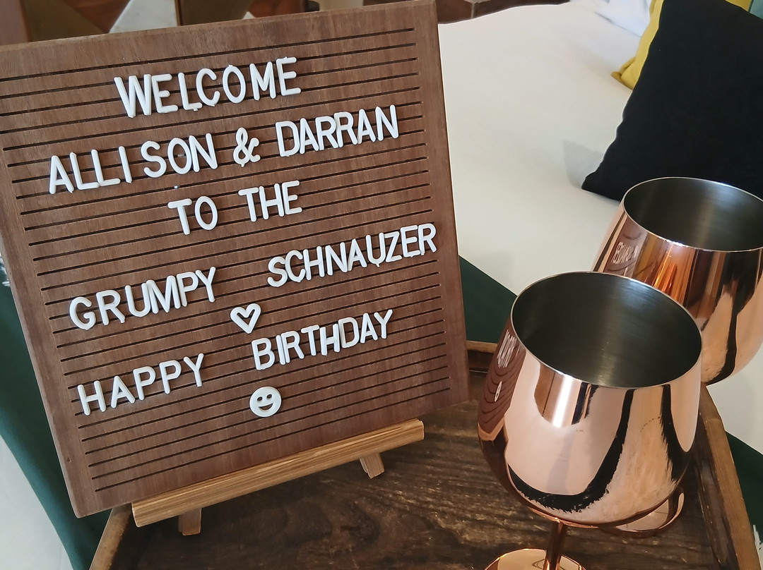 The Grumpy Schnauzer B&B主图