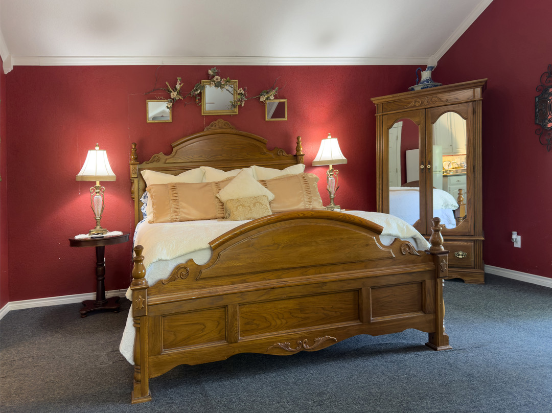 Bed and Breakfast on White Rock Creek主图