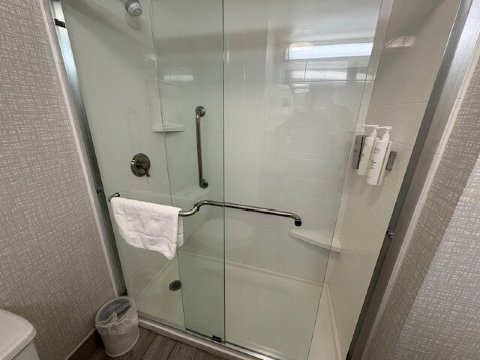 Hampton Inn Newport News-Yorktown-浴室