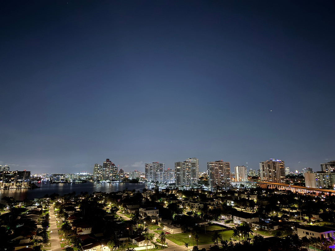 Marenas Beach Resort主图