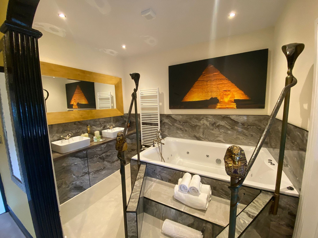 St Hilda's Complex主图