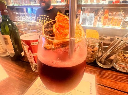 Puro Burro-瓦拉塔港必去景点