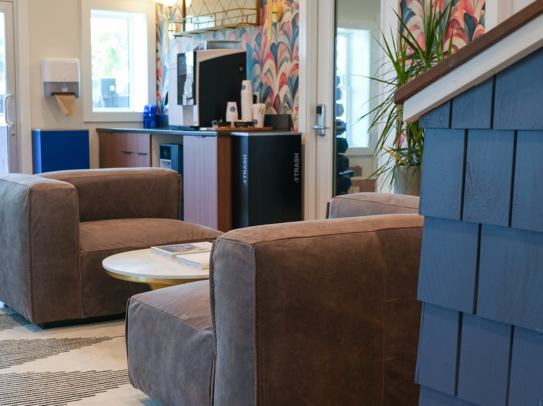 Oceaneer Hotel主图