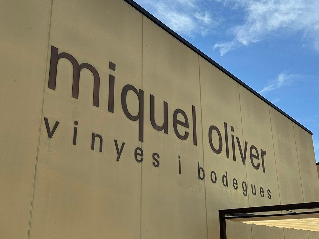 Bodegas Miquel Oliver-Petra必去景点