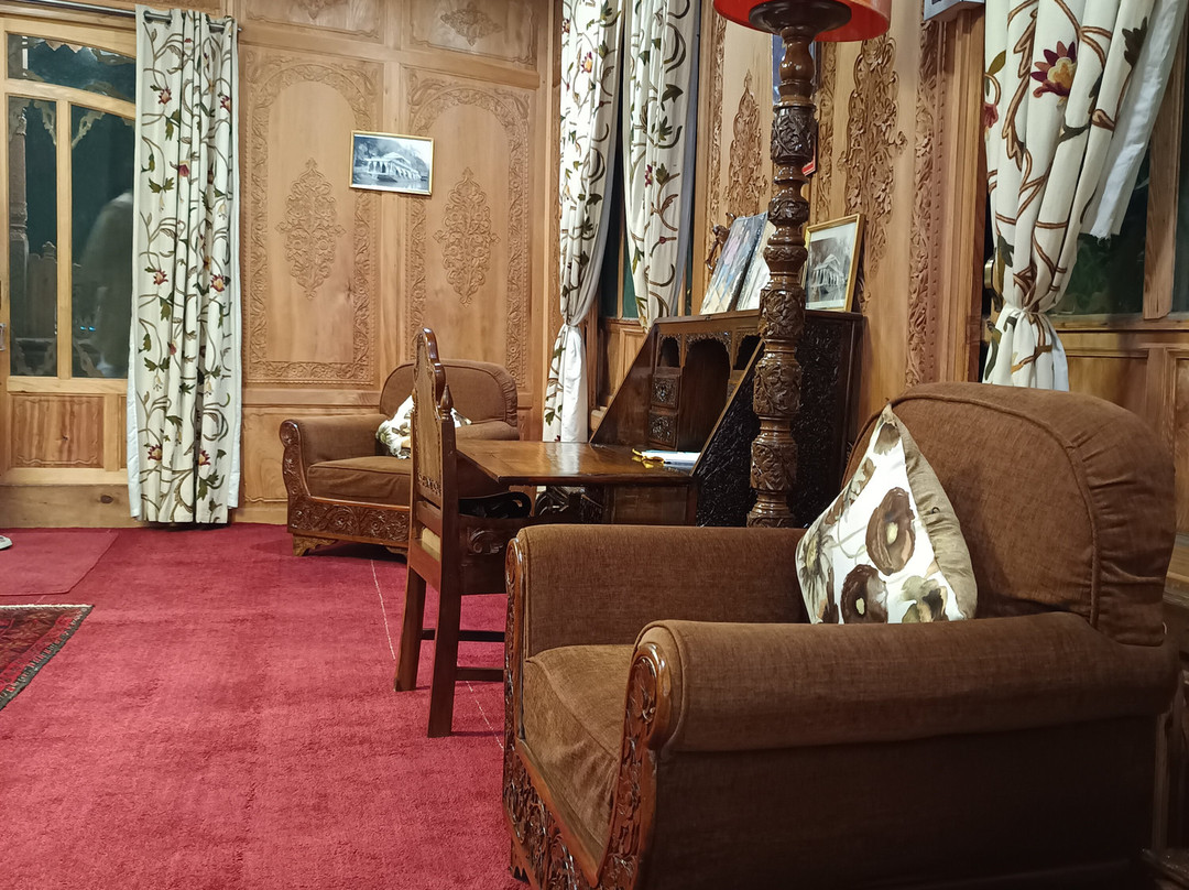 Prince of Kashmir Luxury Houseboat主图