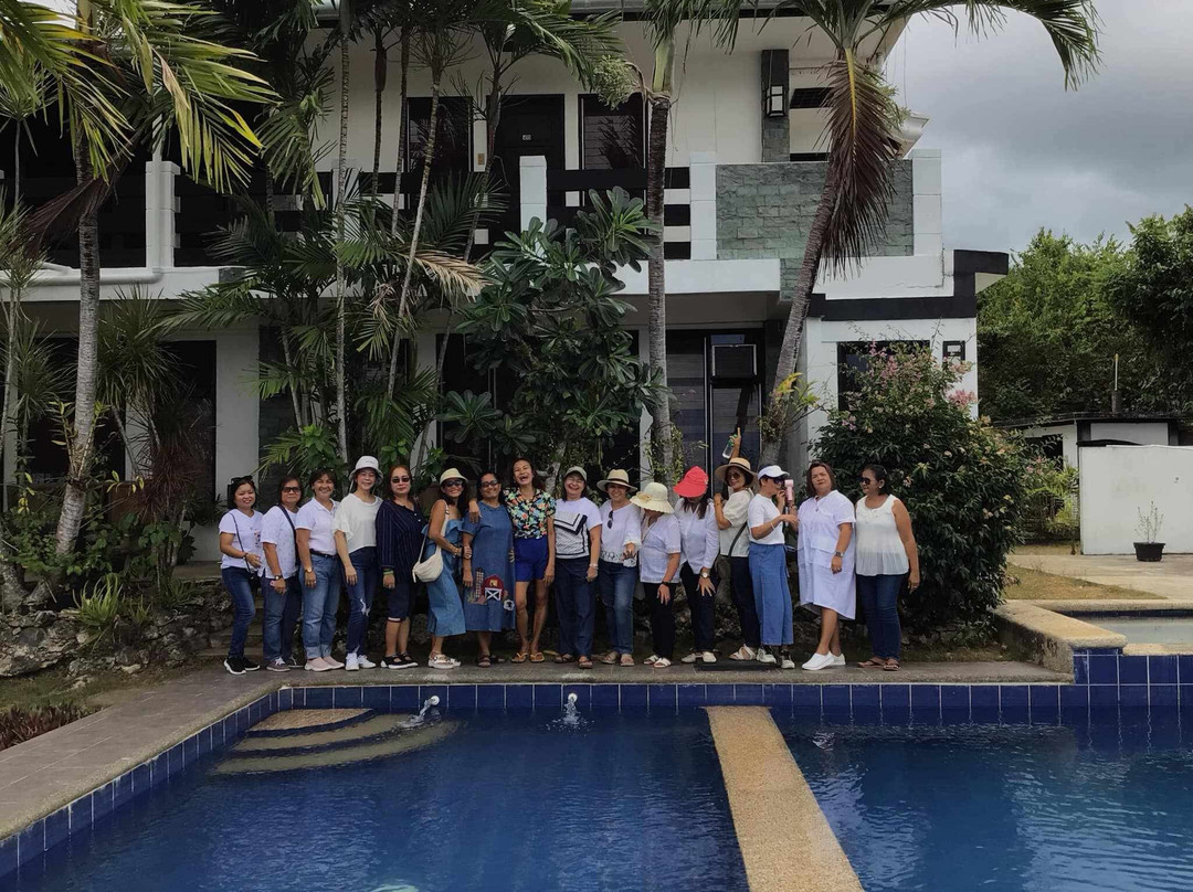 佩尼拉海滨度假胜地酒店主图