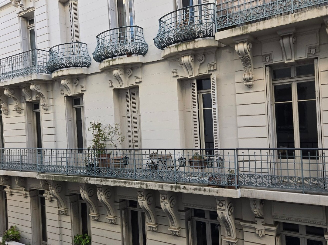 弗拉尼亚酒店主图