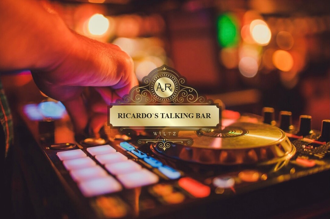 Ricardo's Talking Bar