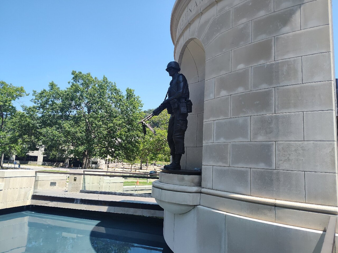 West Virginia Veterans Memorial-查尔斯顿必去景点