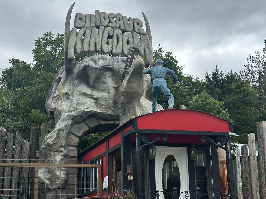 Dinosaur Kingdom II-天然桥必去景点