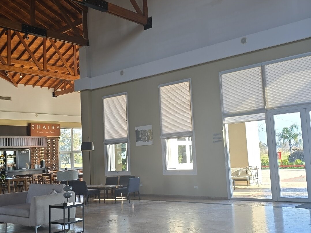 Howard Johnson Hotel & Convention Center Ezeiza主图