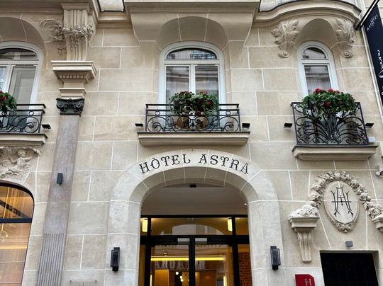 爱思得阿斯特拉歌剧院酒店