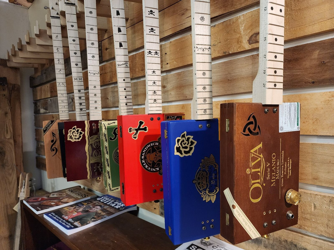 The Cigar Box Guitar Store-亨茨维尔必去景点