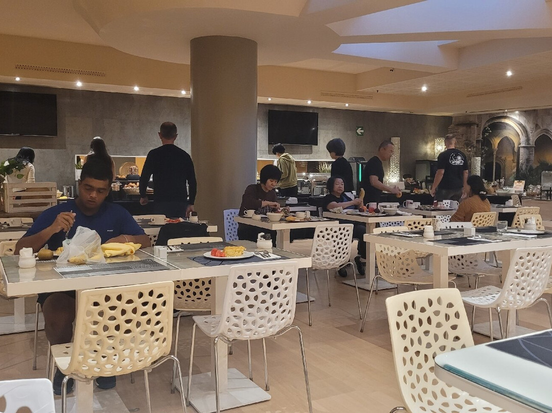 巴达洛纳拉斐尔酒店主图