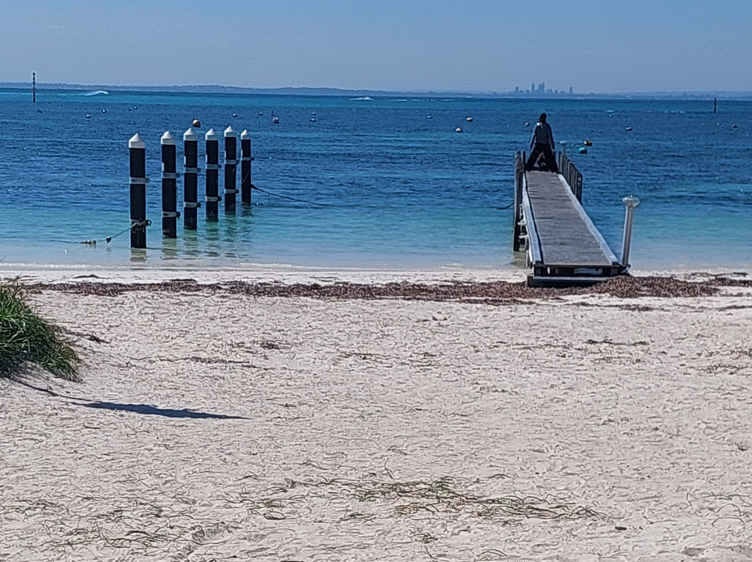 Thomson Bay-罗特尼斯岛必去景点