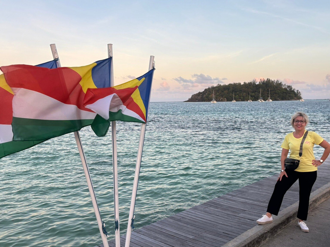 Blue Sea Divers Sainte-Anne-Sainte Anne Island必去景点