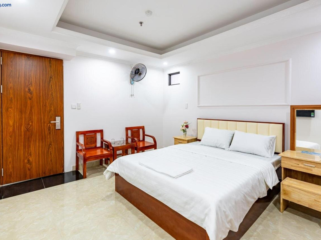 Nha Nghi Light Hotel