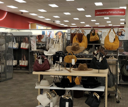 Target Store Grand-Prairie-S-大草原城必去景点