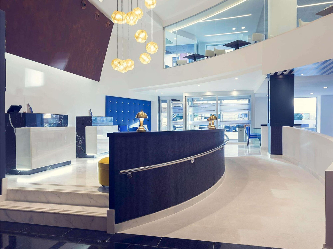 户撒阿尔比亚植物园酒店