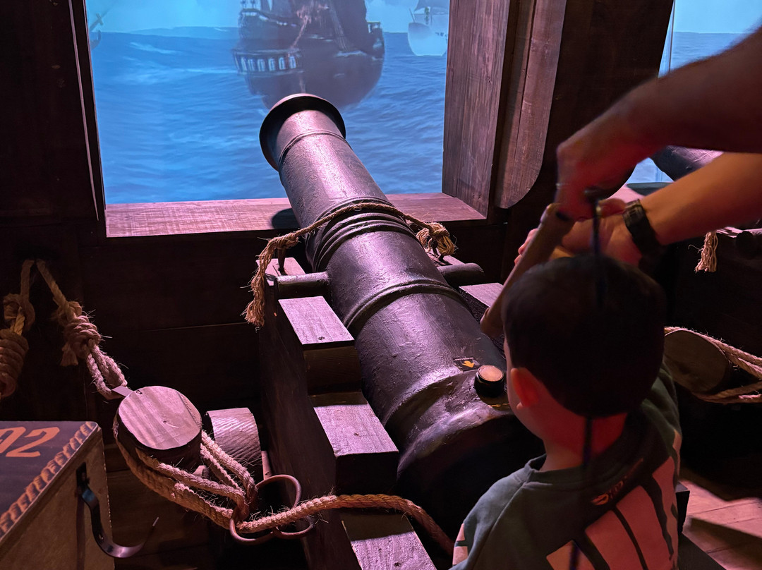 Aventura Pirata-康泊琉海水浴场必去景点