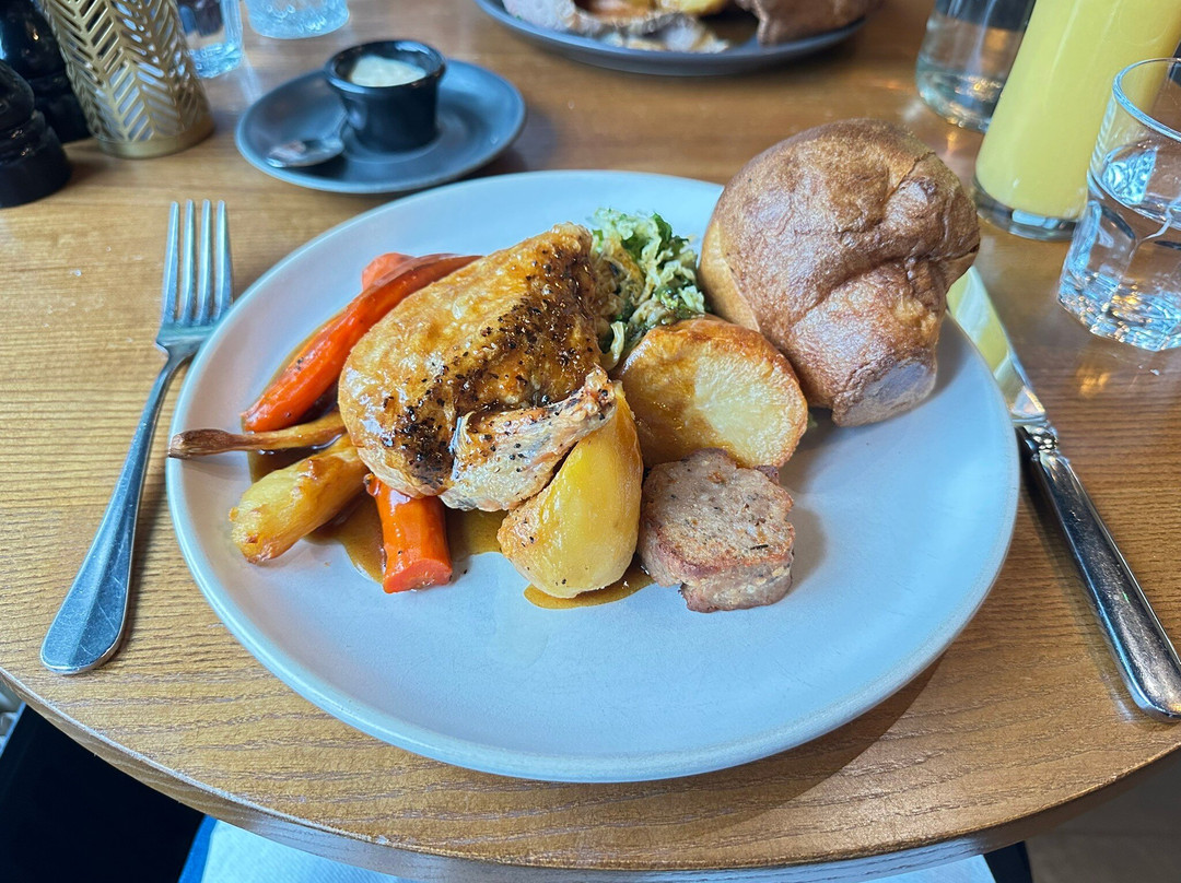 The Kingfisher Riveside Pub & Rooms主图