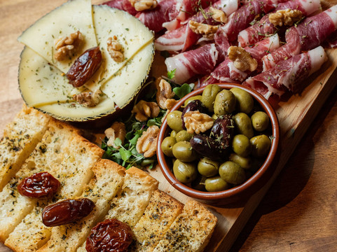 Merce Tapas And Drinks