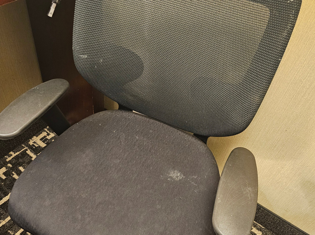 帕西波尼大使套房酒店主图