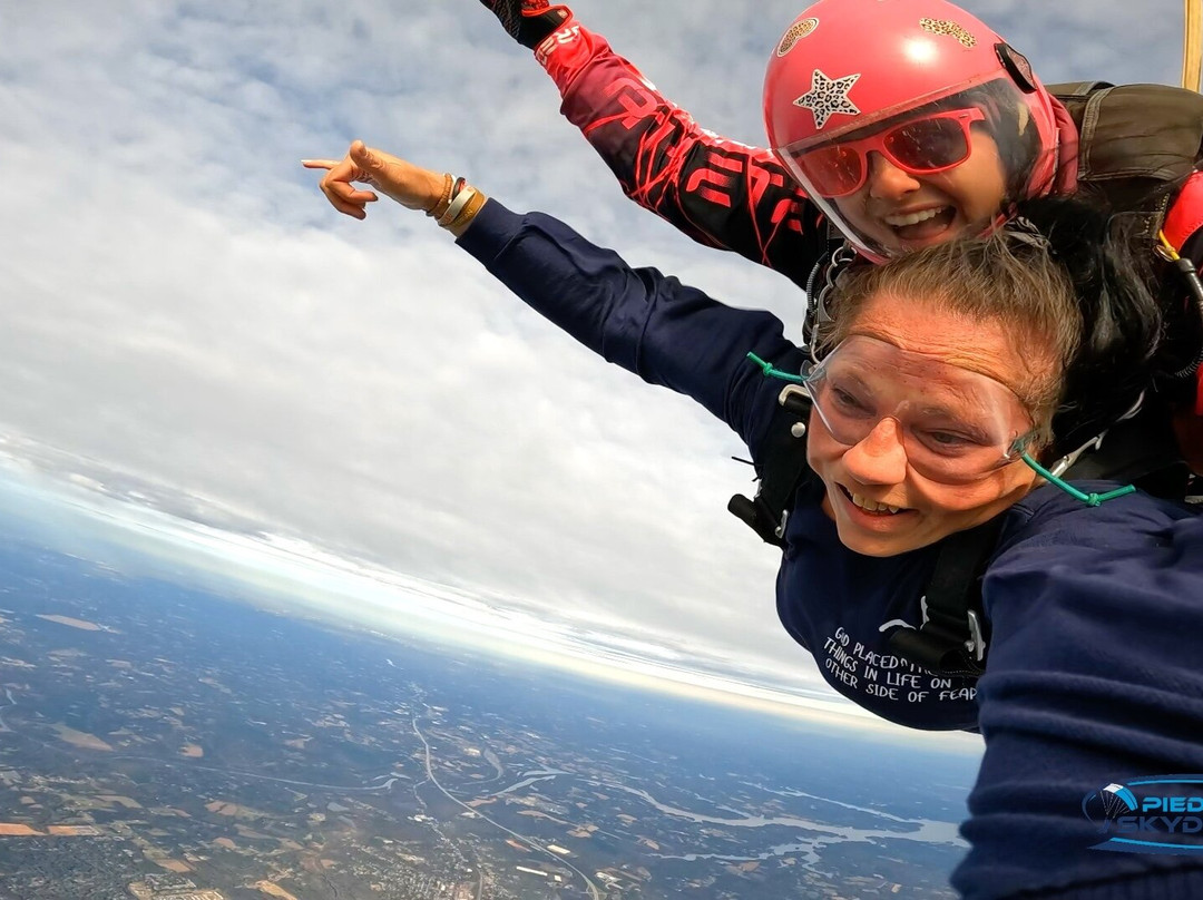 Piedmont Skydiving-索尔兹伯里必去景点