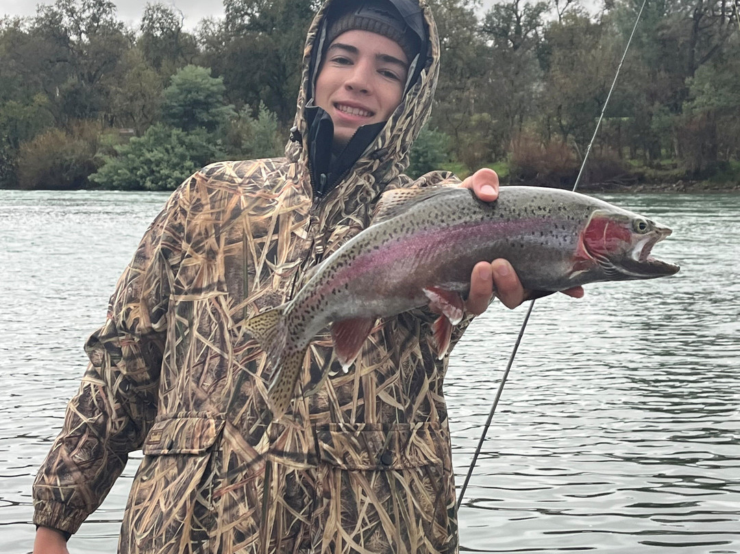 Confluence Outfitters-雷丁必去景点