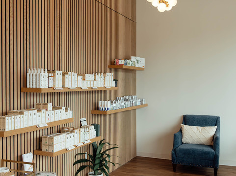 Bare Necessities Spa + Medspa-休斯顿必去景点